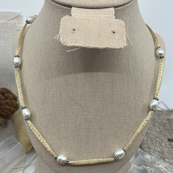 Vintage Honora Pearl Adjustable Necklace with Intricate Beige Mesh Sections - Picture 3 of 12